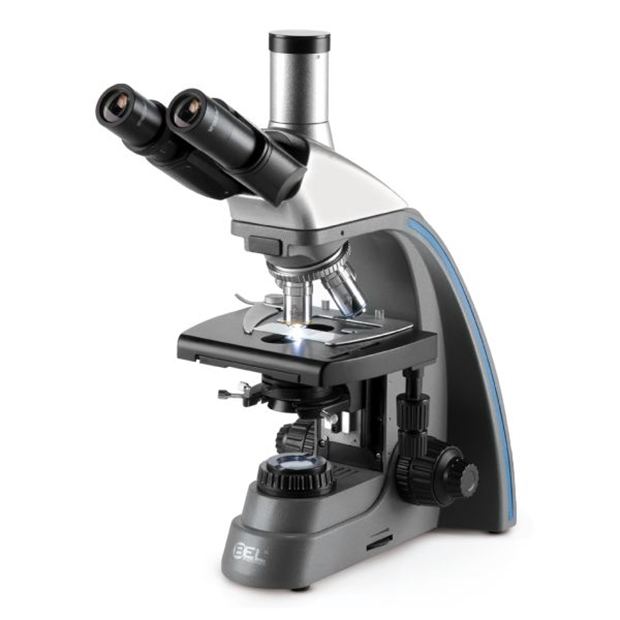 MICROSCÓPIO BIOLÓGICO ÓPTICA INFINITA - TRINOCULAR, 30W HALÓGENA